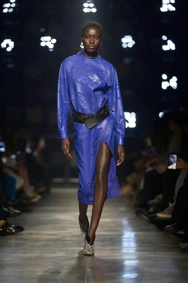 穿出巴黎女人的姿态，要几步？_穿出巴黎女人的姿态，要几步？_