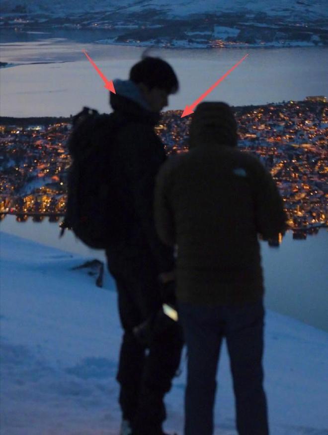 _网友模仿两会女记者抢镜视频_挪威颜值