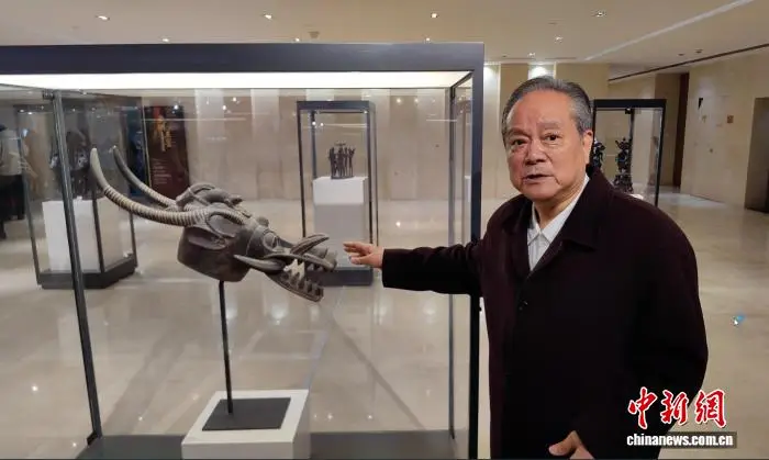 七旬南非归侨收藏非洲雕刻 冀激发文明互鉴