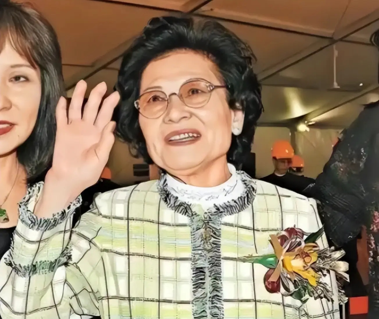 _亲情因为钱反目的新闻_亲情为了钱闹翻的名言