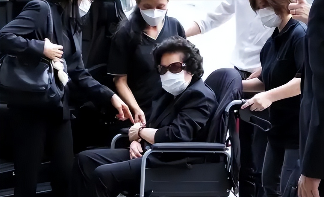 _亲情因为钱反目的新闻_亲情为了钱闹翻的名言