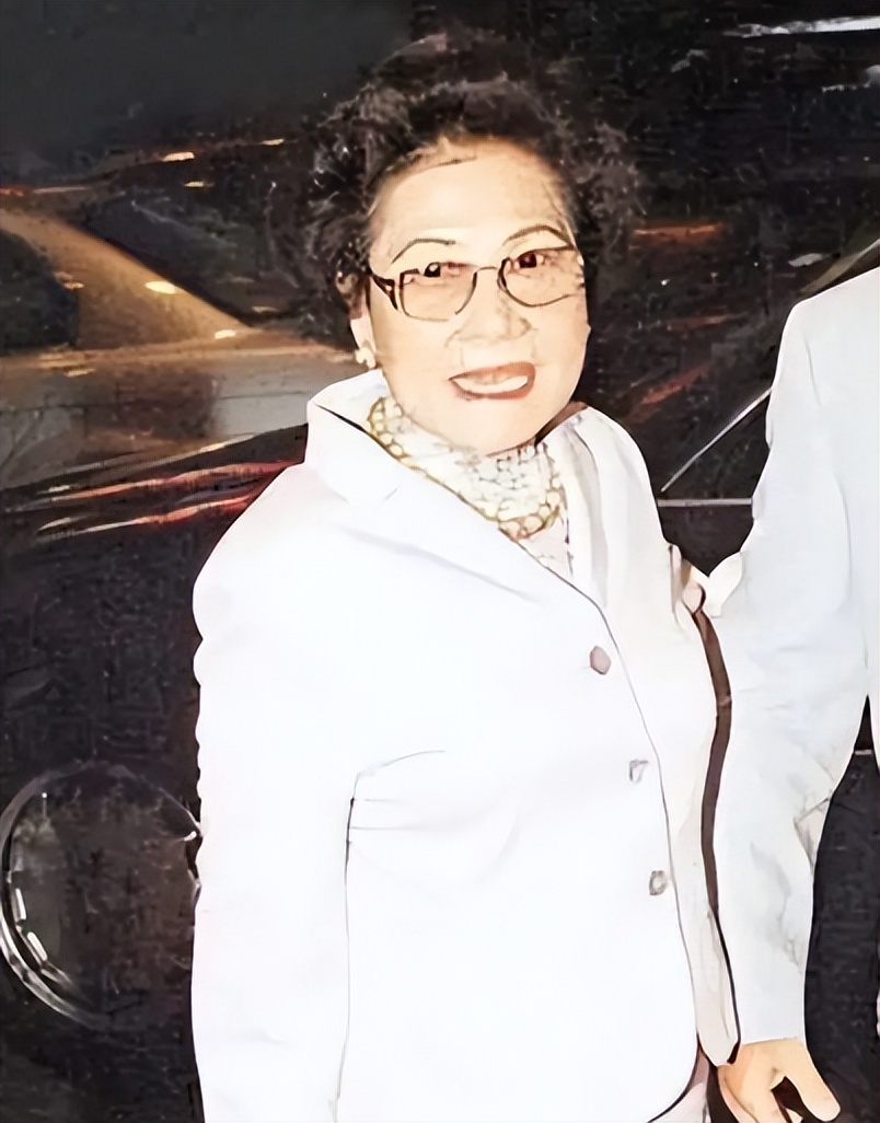 _亲情因为钱反目的新闻_亲情为了钱闹翻的名言