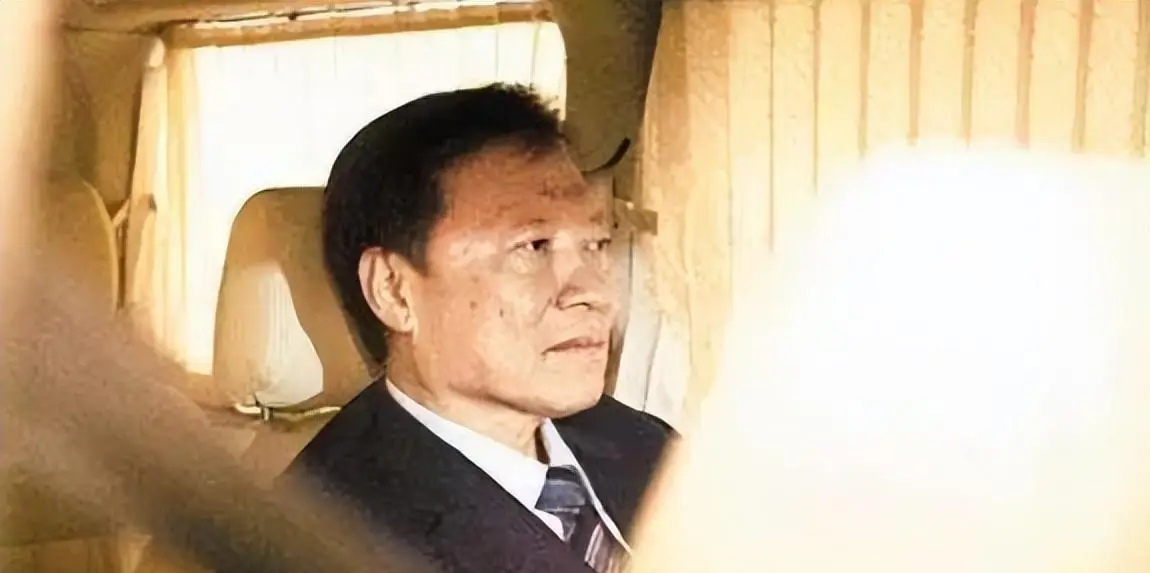 _亲情为了钱闹翻的名言_亲情因为钱反目的新闻