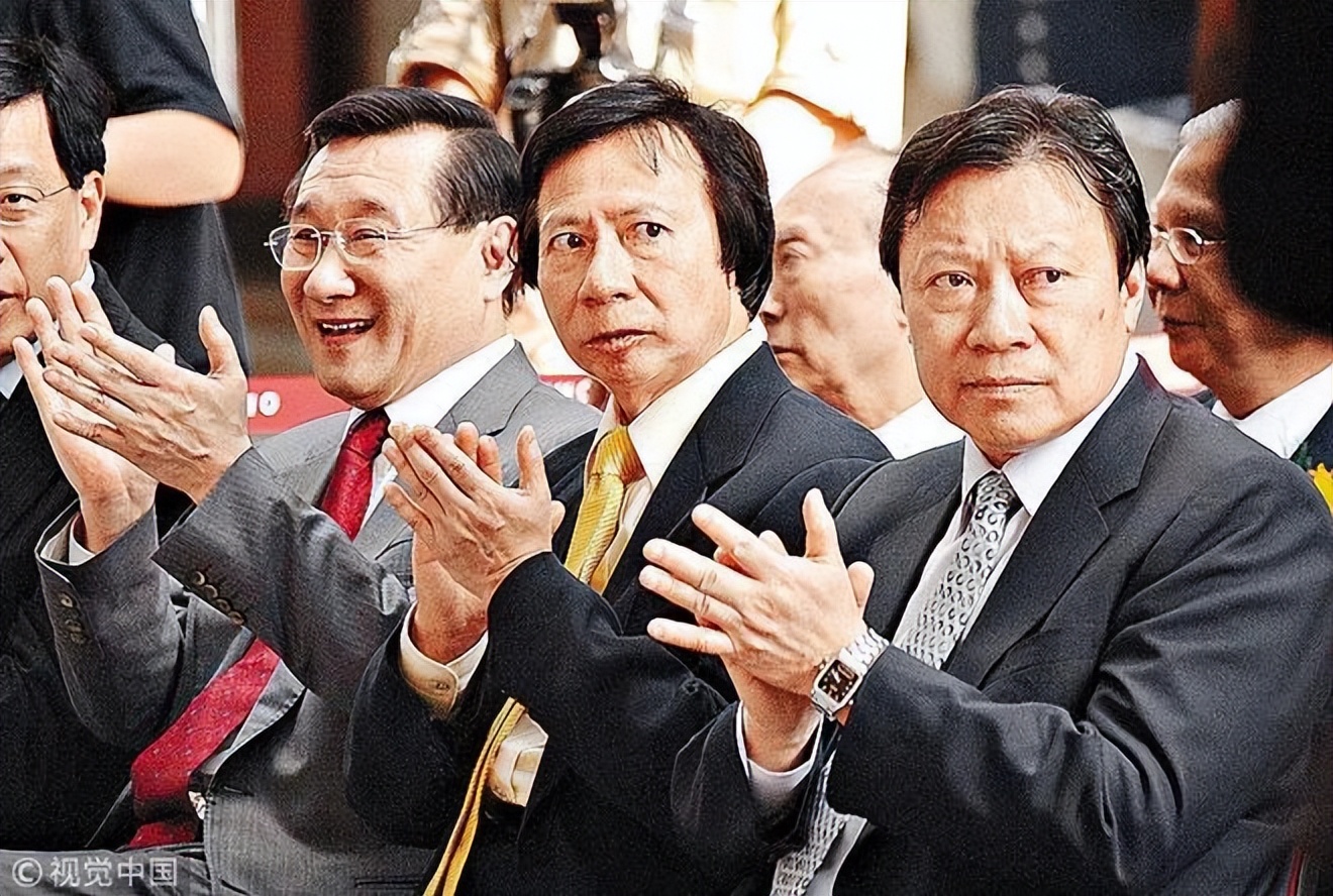 亲情因为钱反目的新闻_亲情为了钱闹翻的名言_