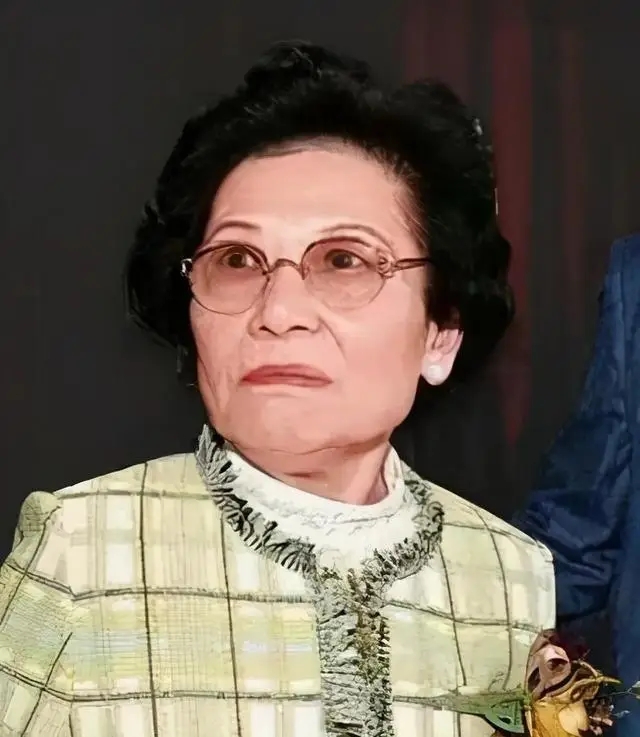 亲情为了钱闹翻的名言__亲情因为钱反目的新闻