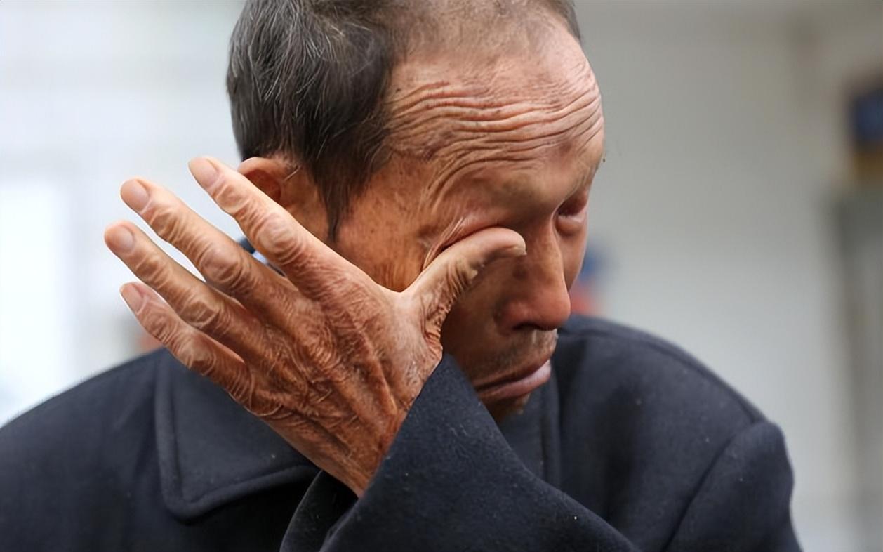 亲情为了钱闹翻的名言_亲情因为钱反目的新闻_