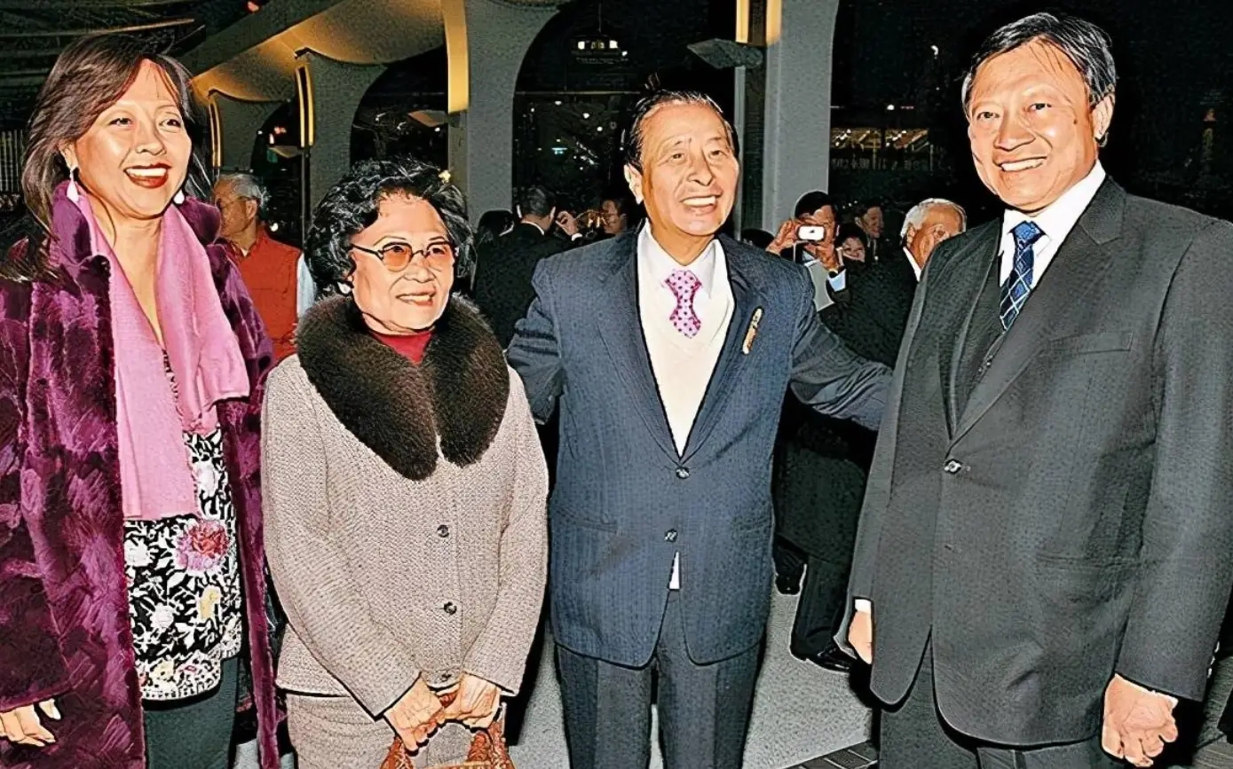 亲情为了钱闹翻的名言_亲情因为钱反目的新闻_