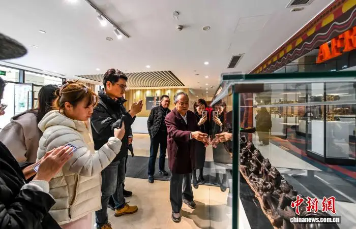 南非雕像_南非的木雕_