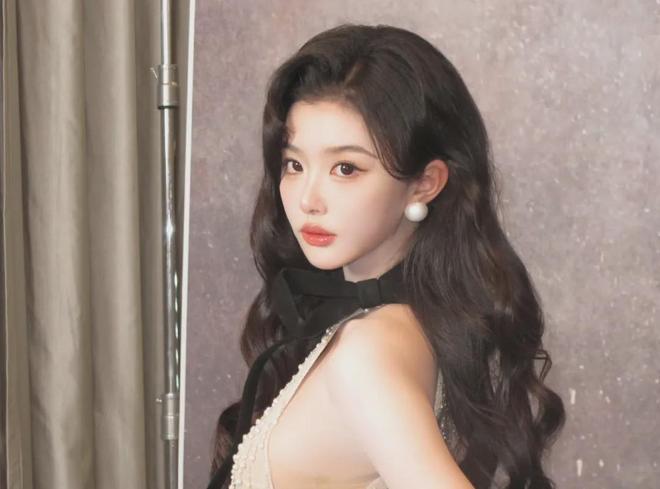 又飒又美的女生_颜值清新_