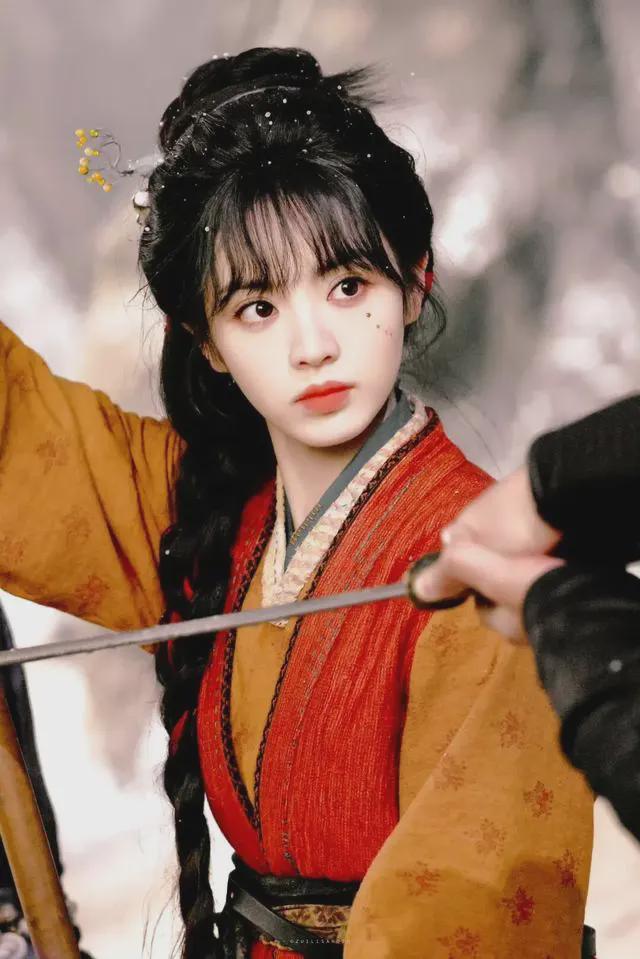 _又飒又美的女生_颜值清新