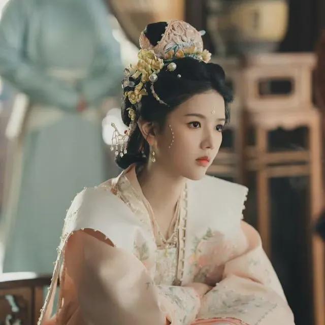 颜值清新__又飒又美的女生