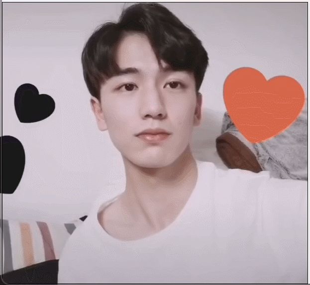 张凌赫9年前素人期的采访火了,190cm身高鹤立鸡群,像胖版李敏镐_张凌赫9年前素人期的采访火了,190cm身高鹤立鸡群,像胖版李敏镐_