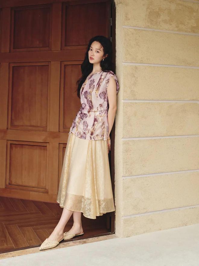 上班族夏天服装搭配_夏日工作服_