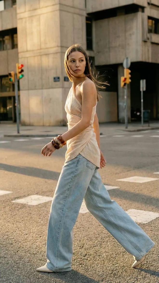 今年流行的衣服风格__最近流行衣服