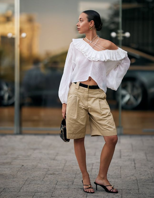 今年流行的衣服风格_最近流行衣服_