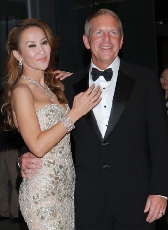 李玟新歌信息量太大！疑回应离婚传闻，此前被传婚变处于分居状态_李玟新歌信息量太大！疑回应离婚传闻，此前被传婚变处于分居状态_