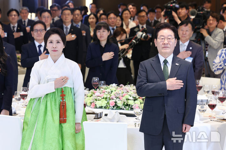 印度首富夫人舞蹈__印度夫人