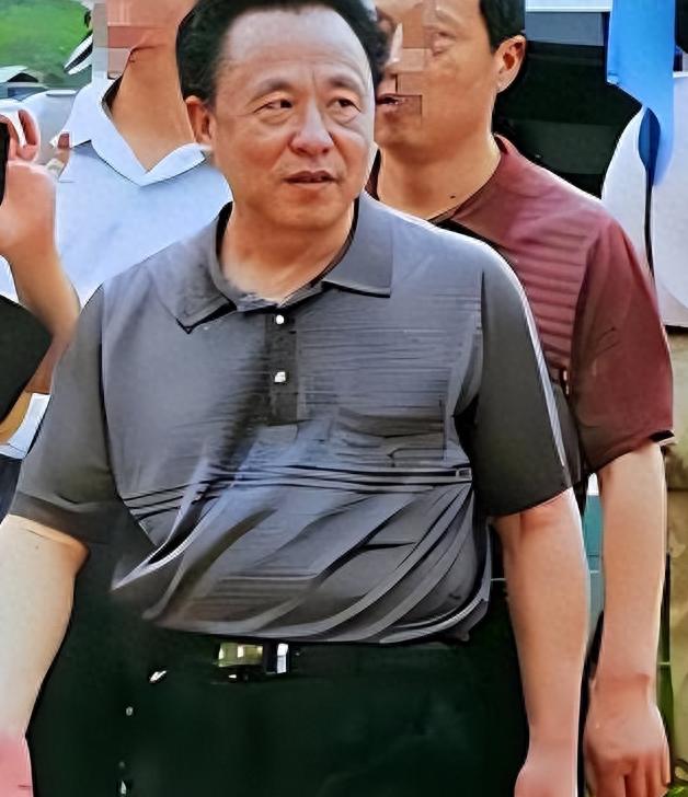 包养10位情妇,翻牌子侍寝,生下11个私生子,75岁还在拼命生娃?