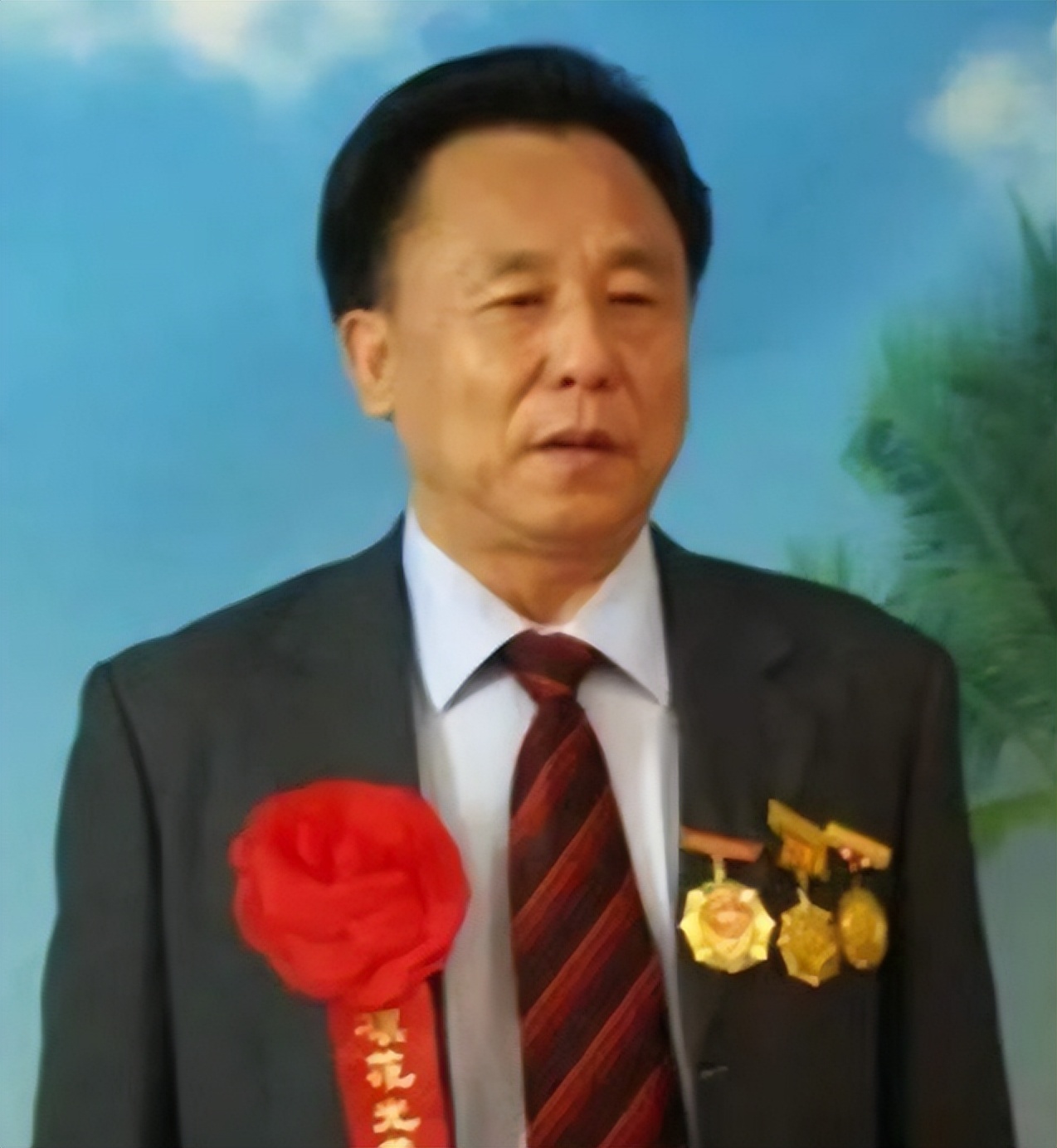 _包养10位情妇，翻牌子侍寝，生下11个私生子，75岁还在拼命生娃？_包养10位情妇，翻牌子侍寝，生下11个私生子，75岁还在拼命生娃？