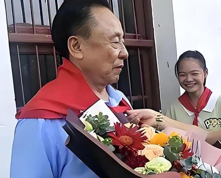包养10位情妇，翻牌子侍寝，生下11个私生子，75岁还在拼命生娃？__包养10位情妇，翻牌子侍寝，生下11个私生子，75岁还在拼命生娃？