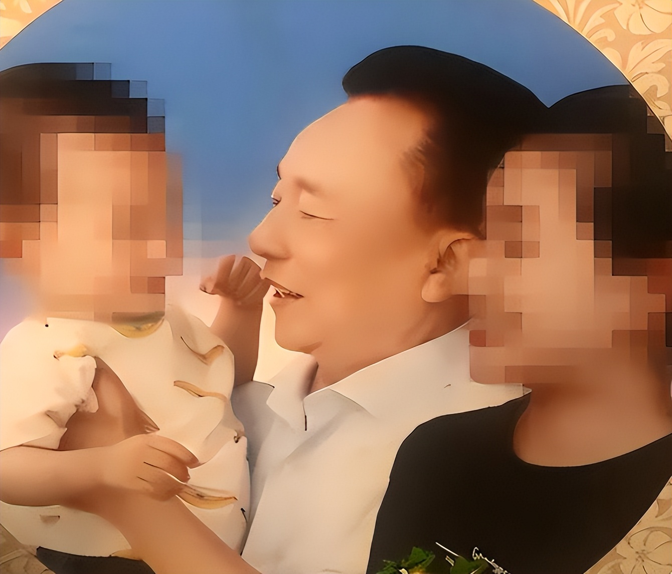 包养10位情妇，翻牌子侍寝，生下11个私生子，75岁还在拼命生娃？__包养10位情妇，翻牌子侍寝，生下11个私生子，75岁还在拼命生娃？