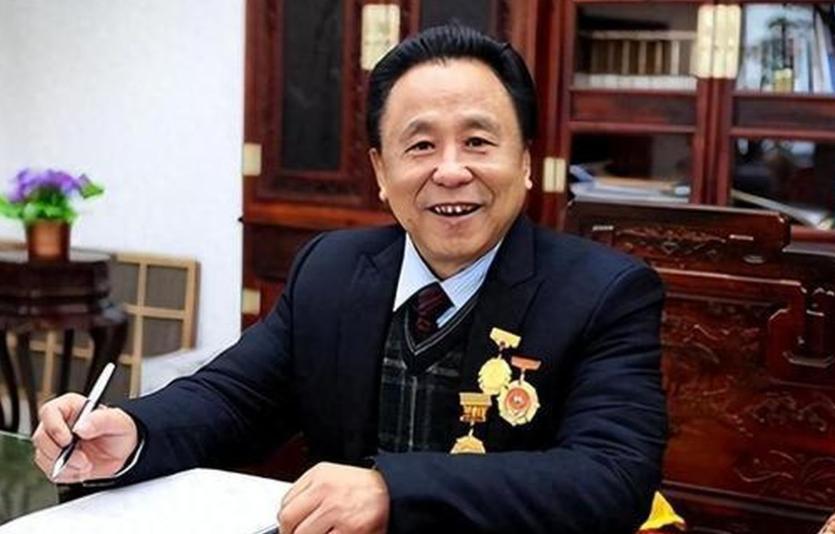 包养10位情妇，翻牌子侍寝，生下11个私生子，75岁还在拼命生娃？_包养10位情妇，翻牌子侍寝，生下11个私生子，75岁还在拼命生娃？_
