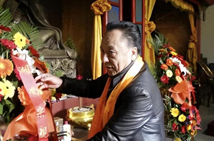 包养10位情妇，翻牌子侍寝，生下11个私生子，75岁还在拼命生娃？_包养10位情妇，翻牌子侍寝，生下11个私生子，75岁还在拼命生娃？_