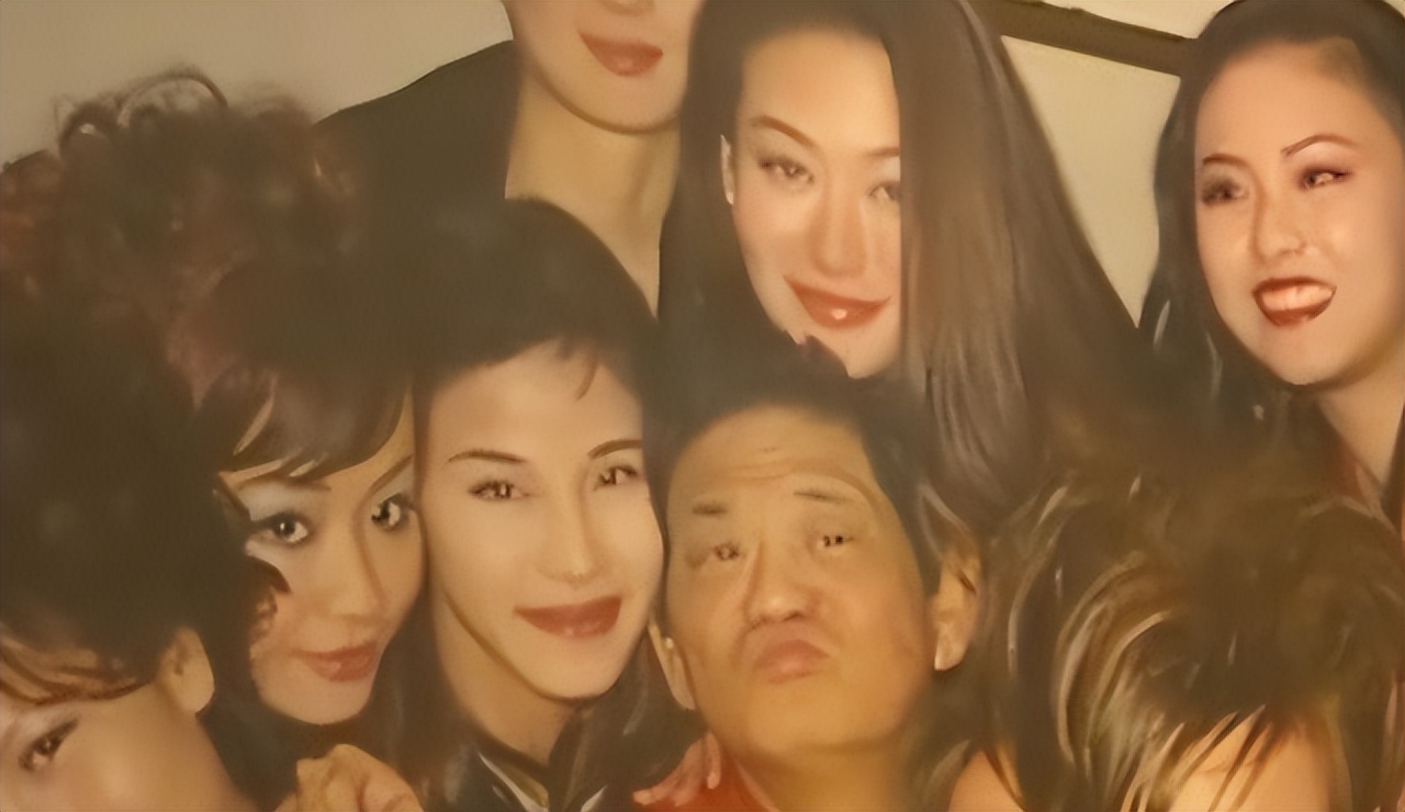 _包养10位情妇，翻牌子侍寝，生下11个私生子，75岁还在拼命生娃？_包养10位情妇，翻牌子侍寝，生下11个私生子，75岁还在拼命生娃？