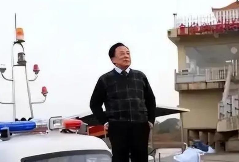 包养10位情妇，翻牌子侍寝，生下11个私生子，75岁还在拼命生娃？__包养10位情妇，翻牌子侍寝，生下11个私生子，75岁还在拼命生娃？