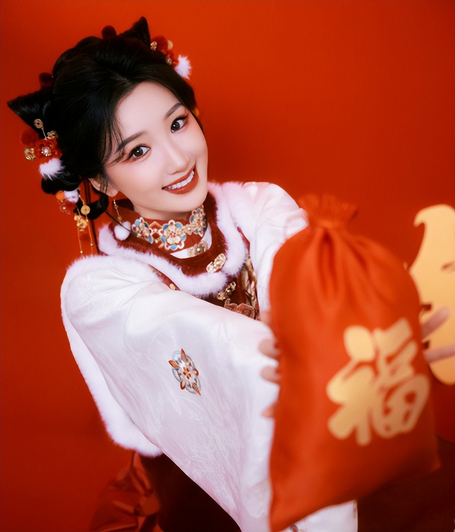 深夜爆尿吧_栗山千明出轨深夜剧首播_