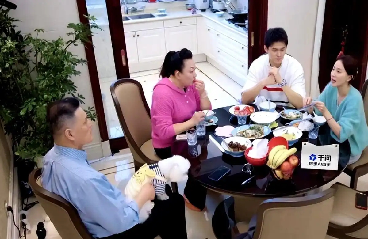 _特别关注孙杨主持人_孙杨娱乐节目