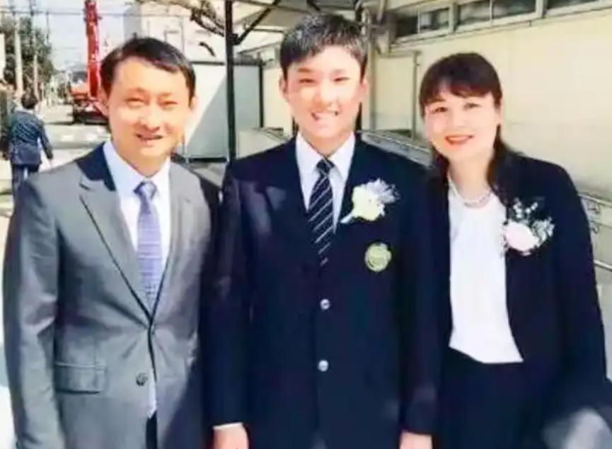 丢脸丢到国外！张本兄妹改名风波闹大，韩媒点名怒怼，活成笑话__丢脸丢到国外！张本兄妹改名风波闹大，韩媒点名怒怼，活成笑话