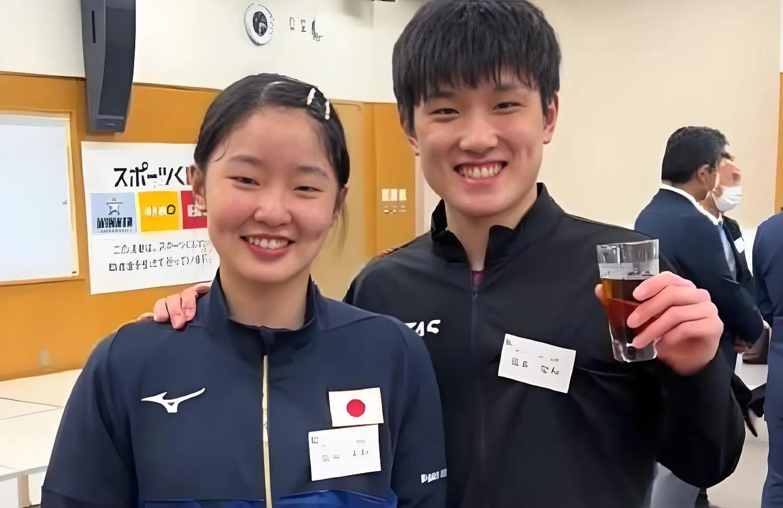 丢脸丢到国外！张本兄妹改名风波闹大，韩媒点名怒怼，活成笑话__丢脸丢到国外！张本兄妹改名风波闹大，韩媒点名怒怼，活成笑话