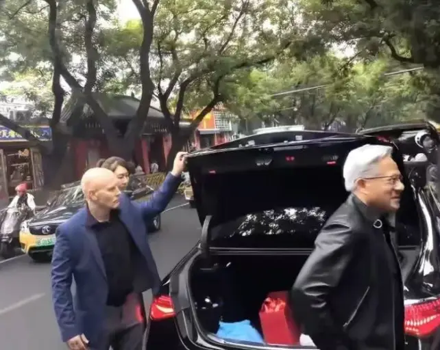 酒吧老板会调酒吗__酒吧老板需要每天去酒吧的吗