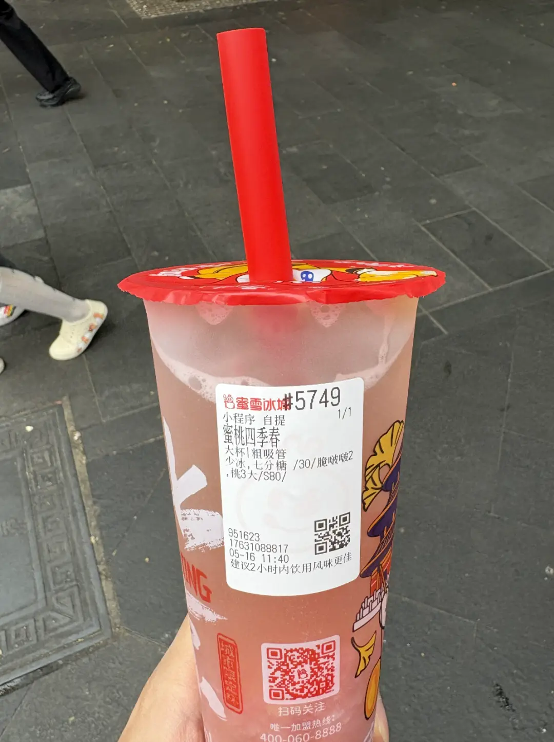 酒吧老板需要每天去酒吧的吗__酒吧老板会调酒吗