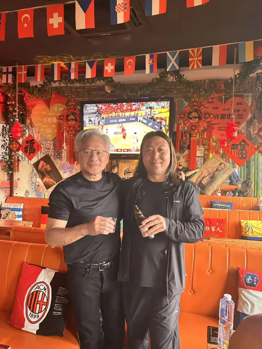 _酒吧老板会调酒吗_酒吧老板需要每天去酒吧的吗