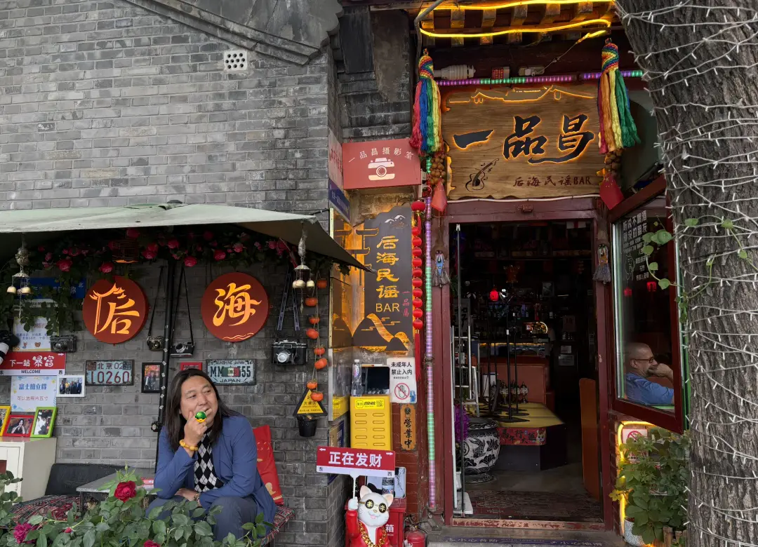 酒吧老板需要每天去酒吧的吗_酒吧老板会调酒吗_