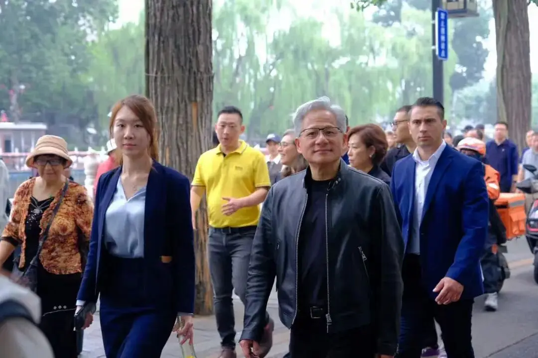 酒吧老板需要每天去酒吧的吗_酒吧老板会调酒吗_