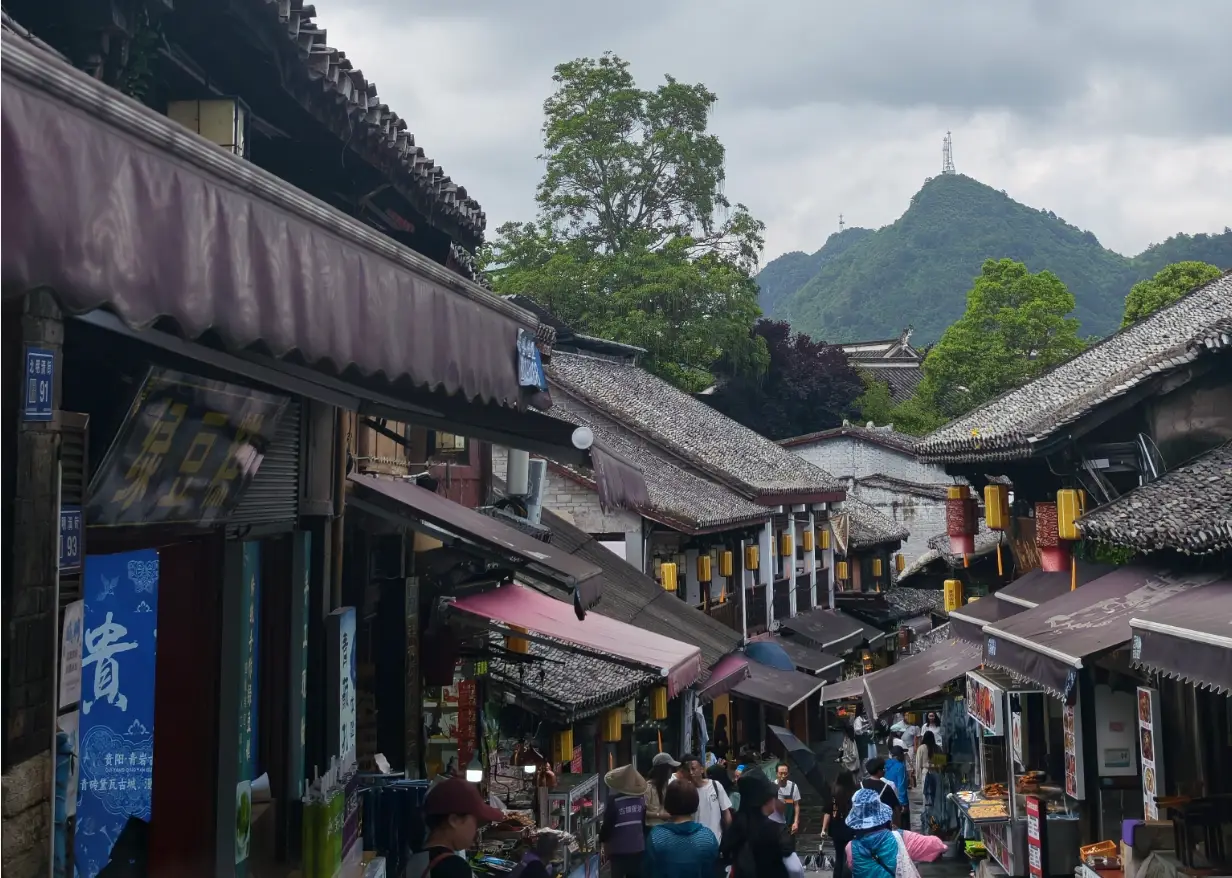 _花住五星级酒店的钱住进山里,贵州民宿“爆单”,北漂房东回老家砸400万开店_花住五星级酒店的钱住进山里,贵州民宿“爆单”,北漂房东回老家砸400万开店