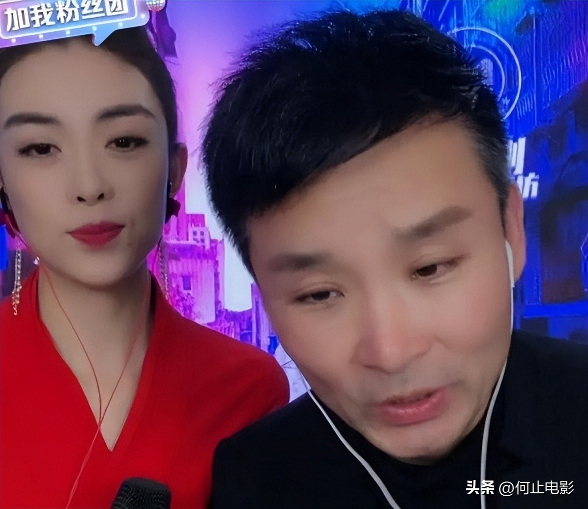 同是青歌赛冠军！她成了学院副院长，而他在直播间求