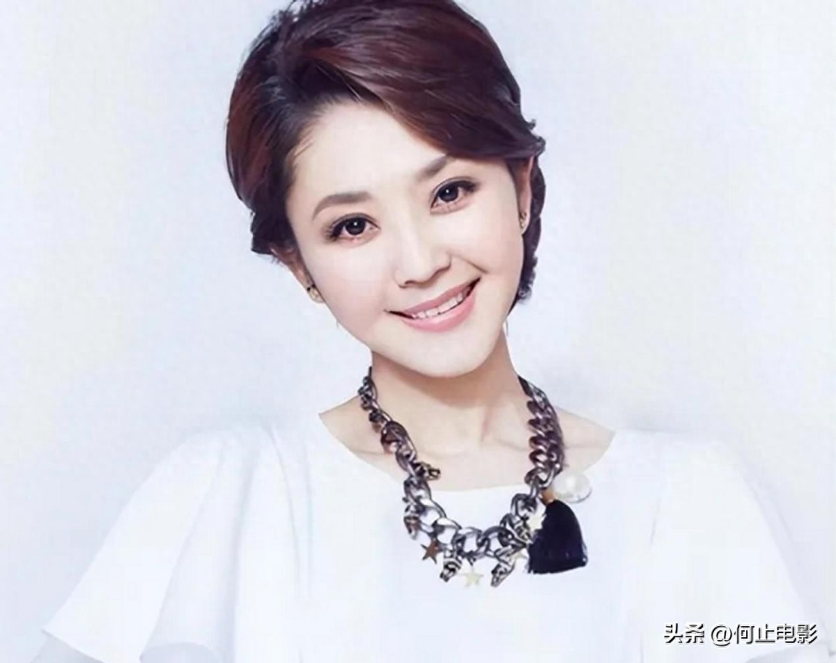 央视主持人和领导闪婚，婚后分居，所有人都替她不值，她幸福吗？